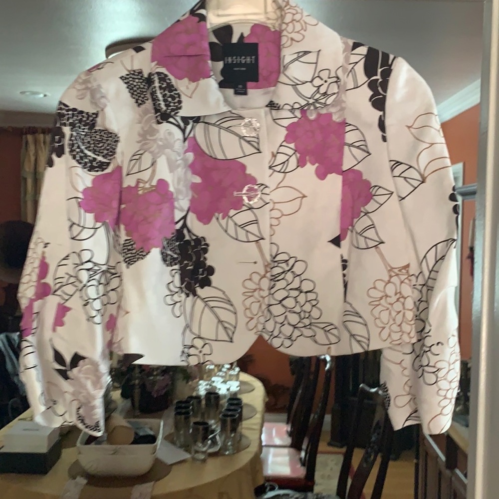 Brand New Insight Floral cropped jacket size 10
